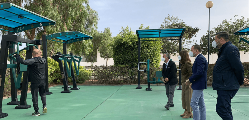 Todas las máquinas están protegidas por marquesinas con paneles solares / TA